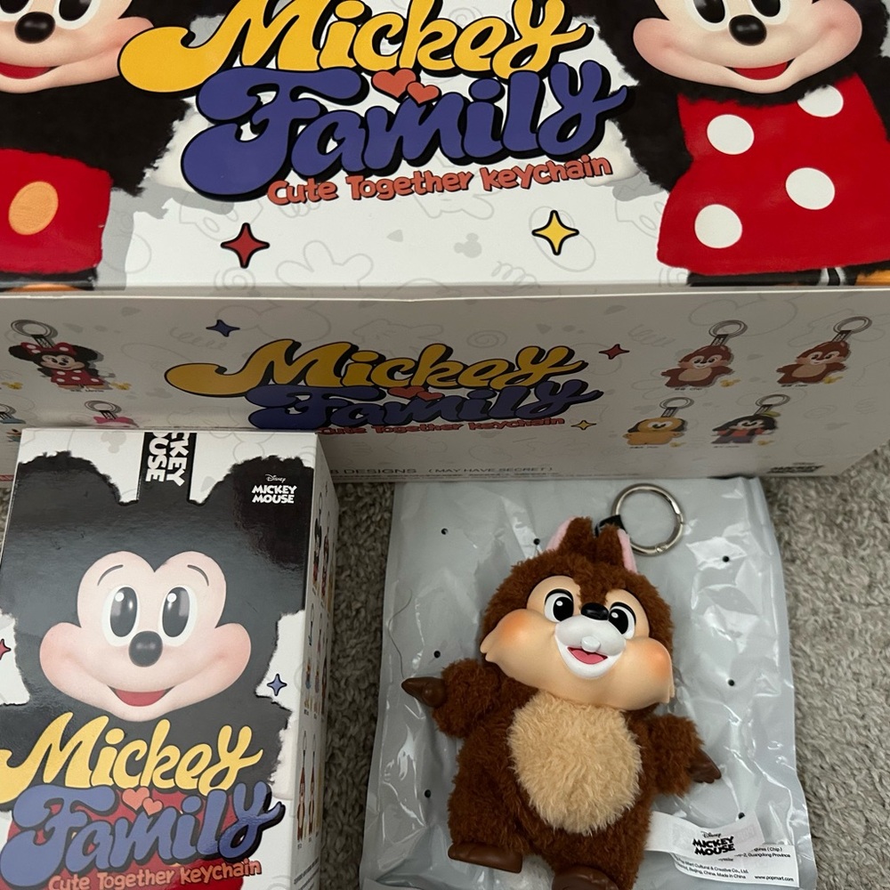 (BNIB) Pop Mart Mickey Family Cute Together Keychain - Chip